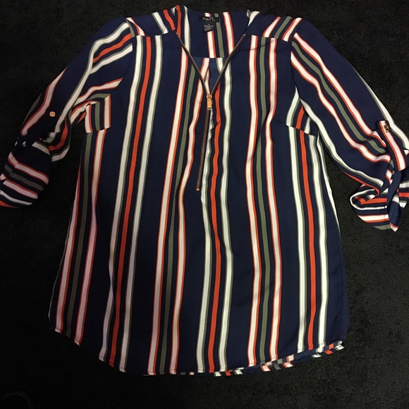 Rue 21 dress shirt/ New - Picture 2 of 2
